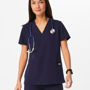 Women's Figs Casma Three-Pocket Scrub Top